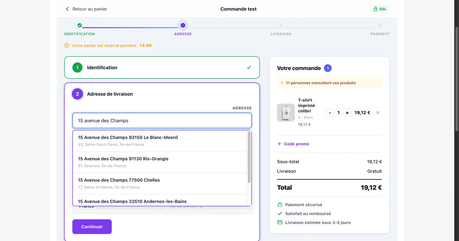 Étape adresse du One Page Checkout : la saisie « 15 avenue des Champs » propose des adresses complètes avec code postal et ville
